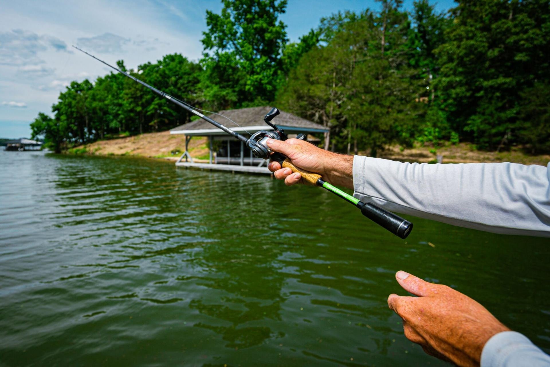 ADRIAN AVENA SPINNERBAIT PRO ROD    | ABU GARCIA®