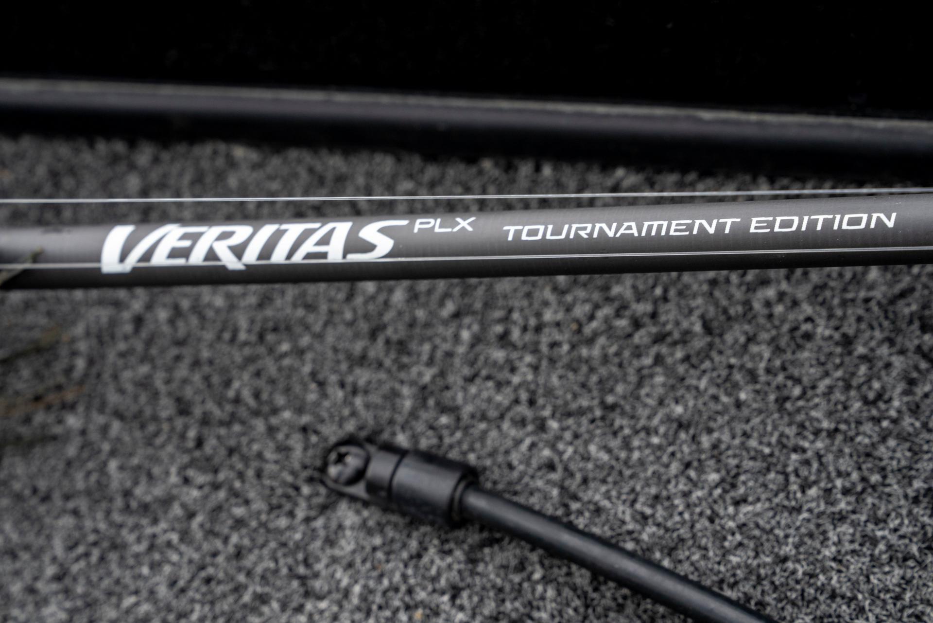 Abu Garcia Veritas 2.0 Casting Rod 7'3 Length 1 pc Rod, 12-20 lb Line  Rate, 1/4-1 oz Lure Rate, Medium/Heavy Power 